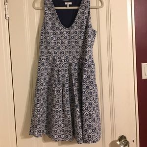 Joíe blue and white scoop neck dress